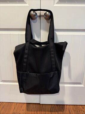 lululemon athletica Hot Mesh Tote Bag